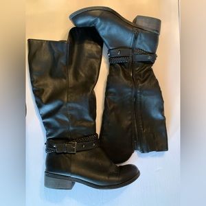 Arizona Wide Calf Black Hi boots